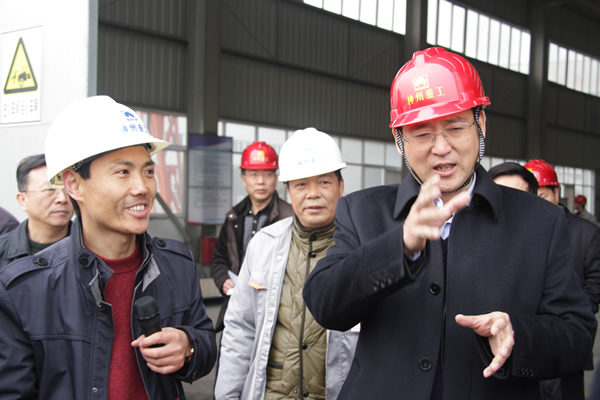 平顶山市委副书记、市长张国伟在舞钢市长白立凡陪同下莅临香港宝典免费大全视察指导工作 